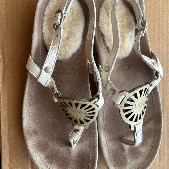 Uggs - Picture 2 of 3